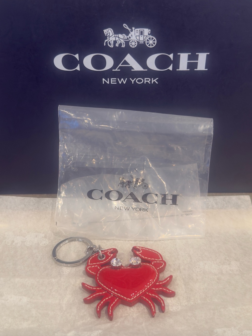 ❤️ Coach Limited Edition Red Crab Patent Leather Embossed Charm Key Ring - Rare! - Picture 9 of 15
